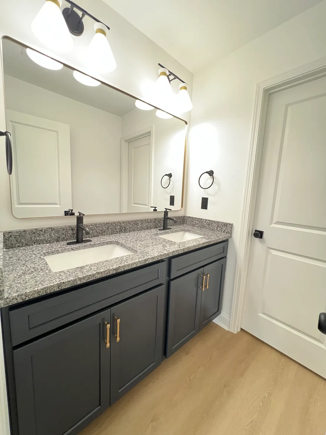 BKA BUILDERS, Inc. — bathrooms build — bathroom 12